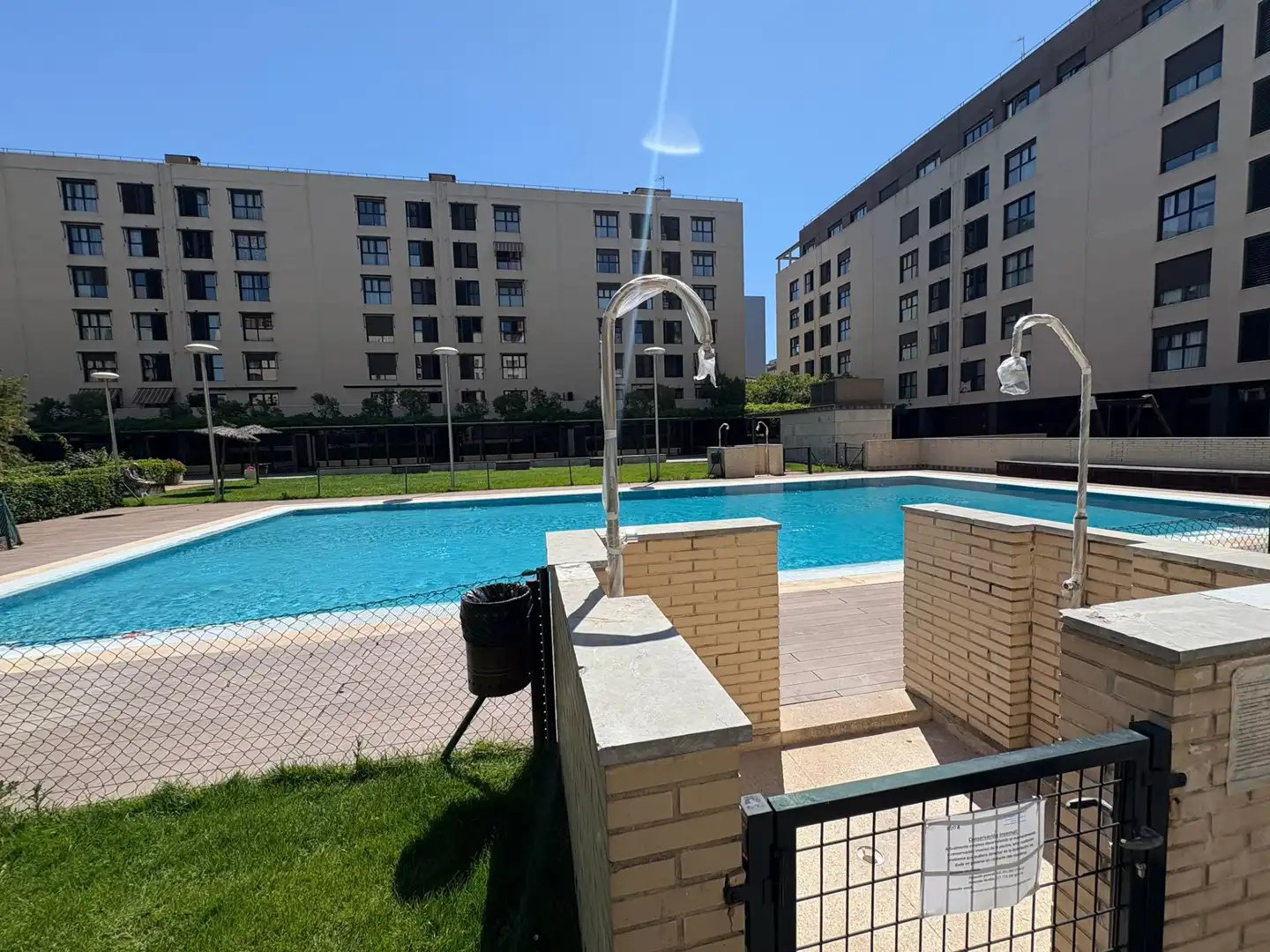 Swimming pool of Flat for sale in Madrid  with Air Conditioner, Heating and Storage room