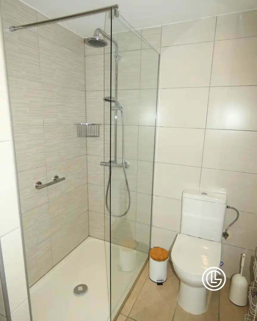 Bany de Apartament en venda en Roses amb Aire condicionat, Calefacció i Terrassa