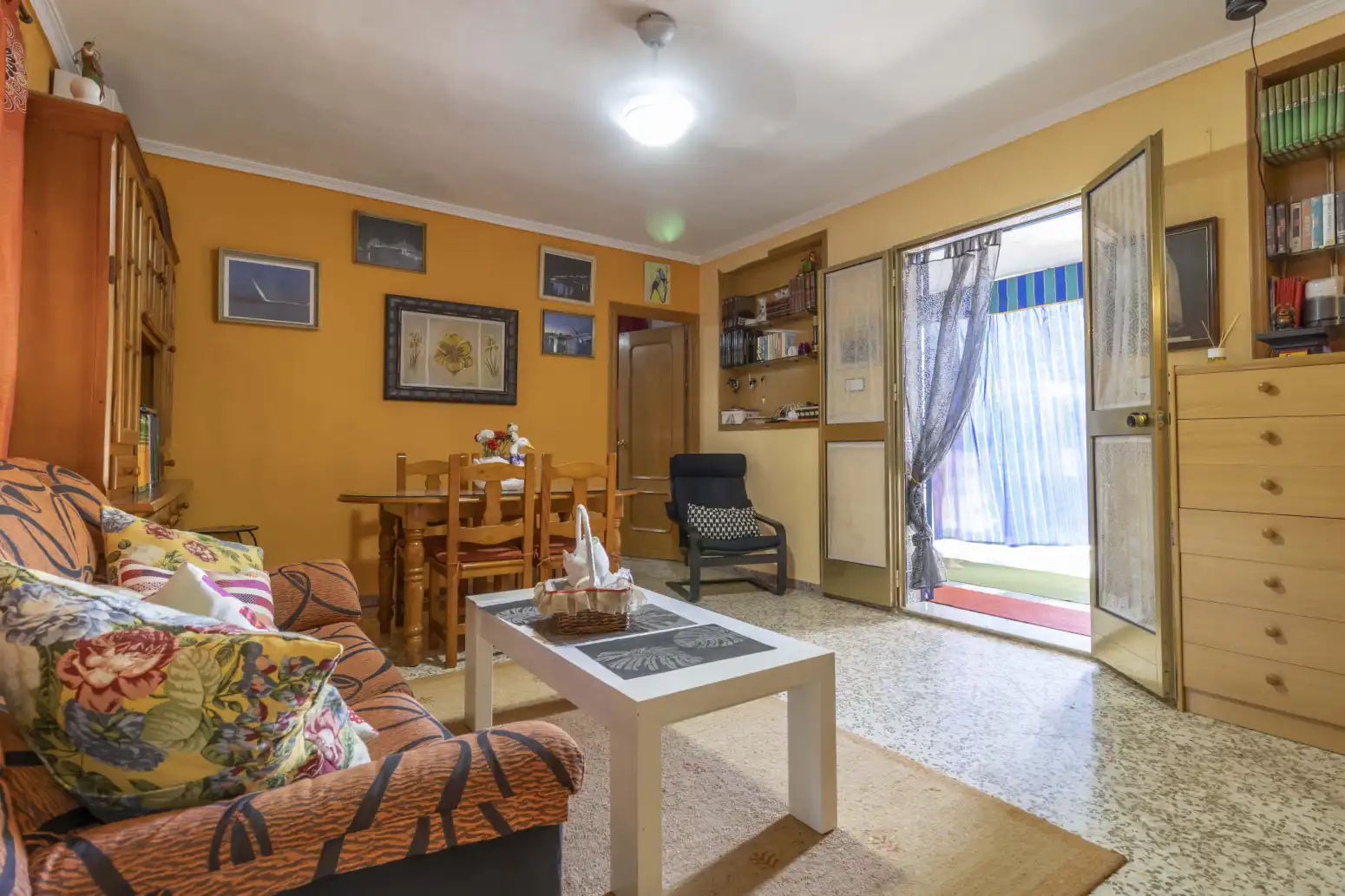 Wohnzimmer von Haus oder Chalet zum Verkauf in Espartinas mit Klimaanlage, Terrasse und Schwimmbad