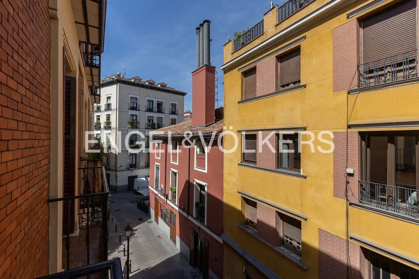 Vista exterior de Pis en venda en Madrid amb Aire condicionat, Calefacció i Balcó