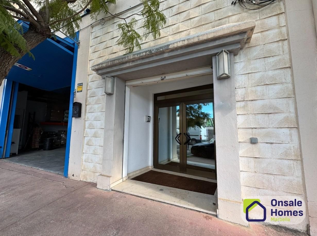 Premises for sale in Marbella  with Air Conditioner