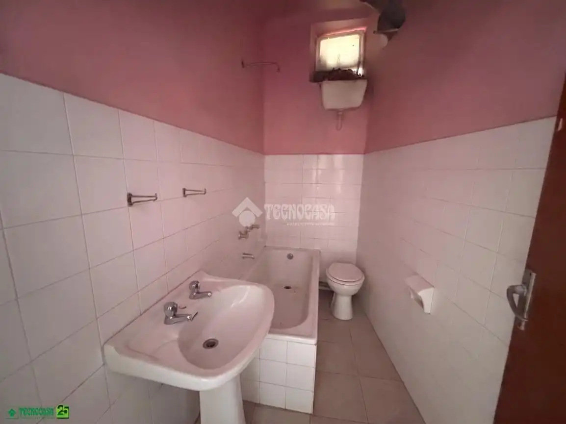 Baño de Piso en venta en Manzanares con Terraza y Balcón