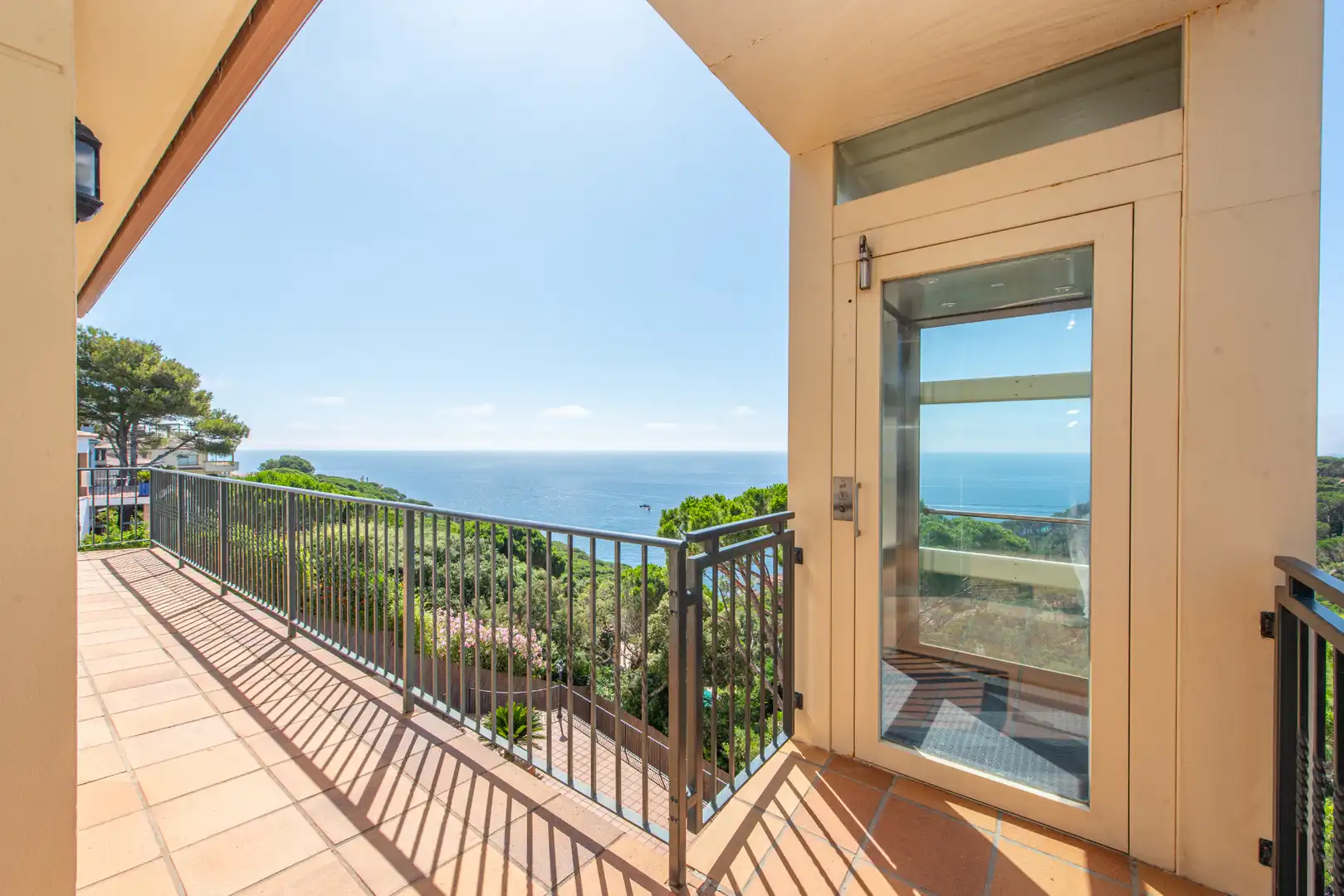 Terrassa de Casa o xalet en venda en Sant Feliu de Guíxols amb Aire condicionat, Calefacció i Jardí privat