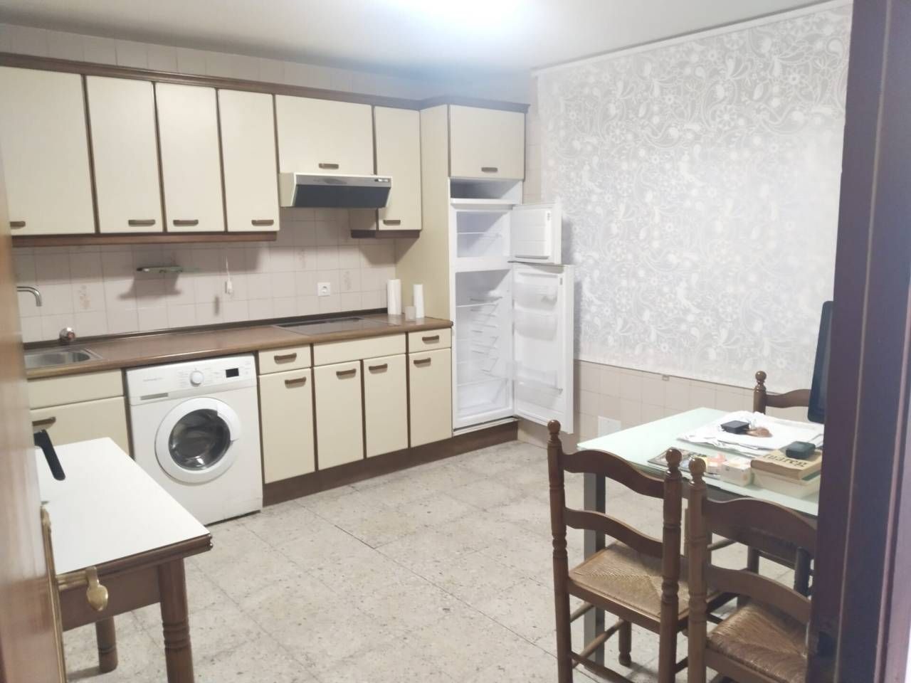 Cuina de Casa adosada en venda en Susinos del Páramo amb Calefacció, Terrassa i Moblat