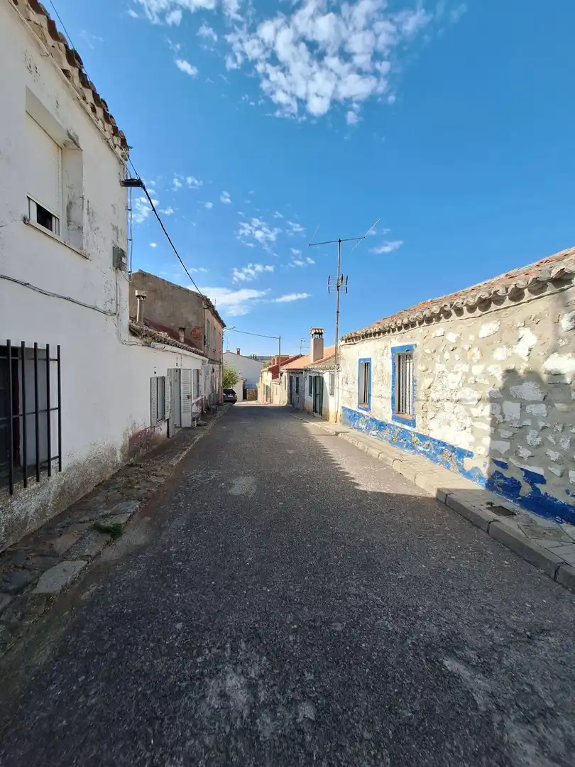Außenansicht von Haus oder Chalet zum Verkauf in Navalperal de Pinares mit Heizung und Abstellraum