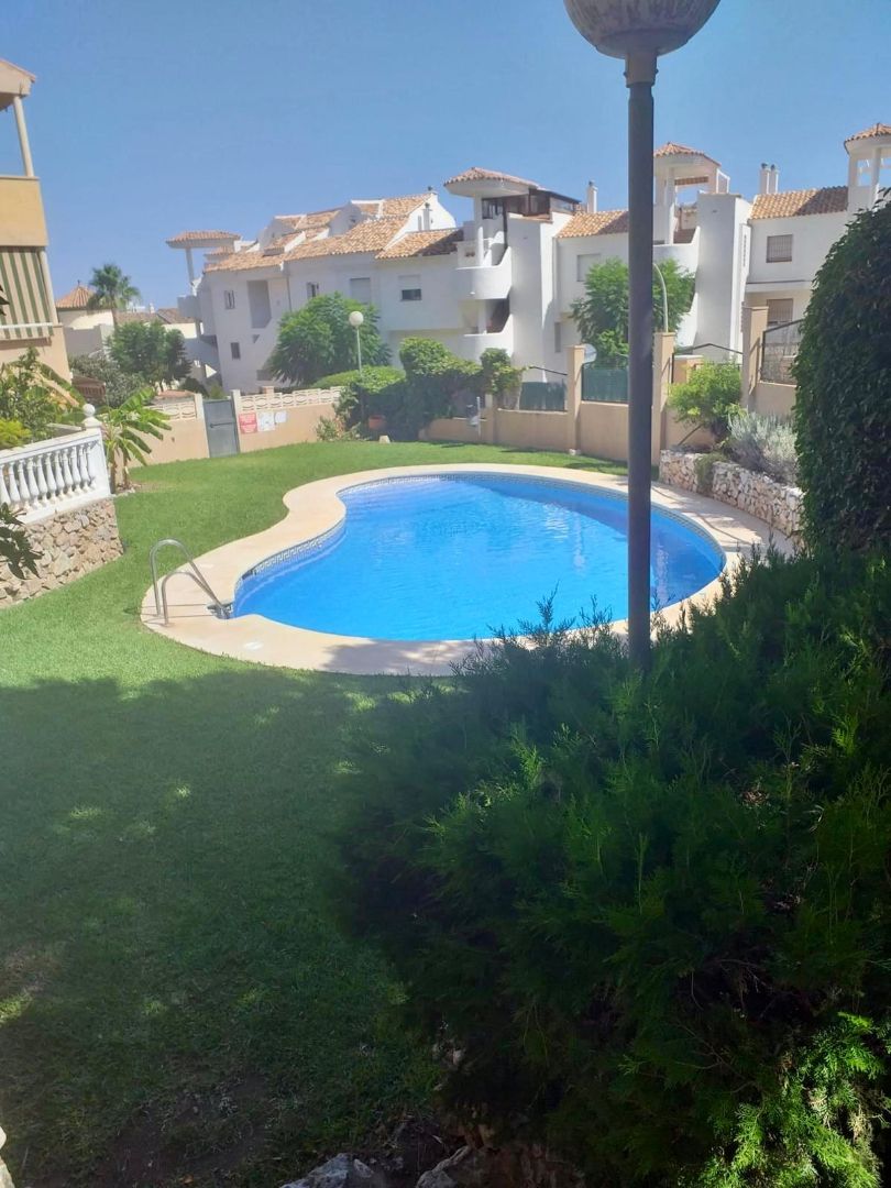 Piscina de Pis de lloguer en Benalmádena amb Moblat, Rentadora i Balcó