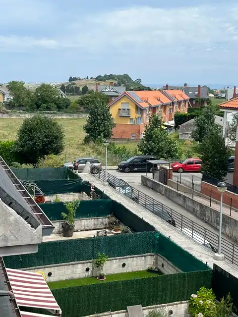 Vista exterior de Dúplex en venda en Piélagos amb Calefacció, Parquet i Terrassa