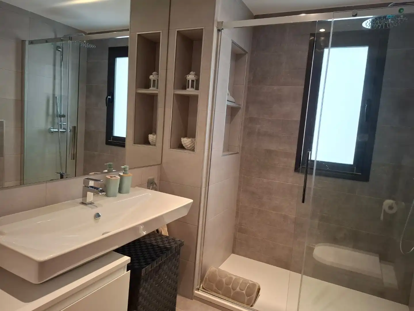 Bathroom of Houses for rent in La Zubia  with Air Conditioner, Heating and Private garden