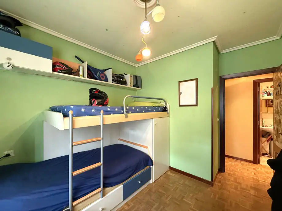 Habitación de Piso en venta en Vitoria - Gasteiz con Calefacción, Parquet y Terraza