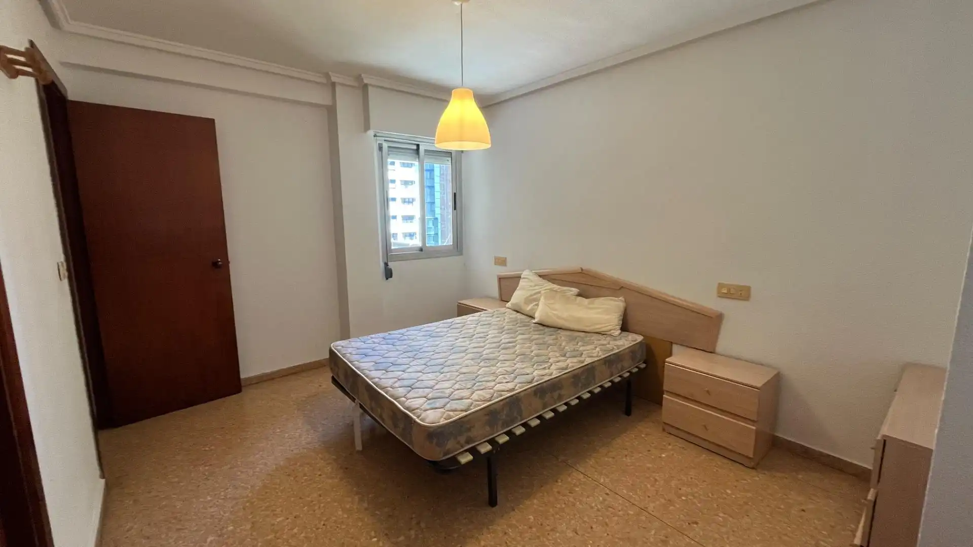 Bedroom of Apartments for rent in Valencia