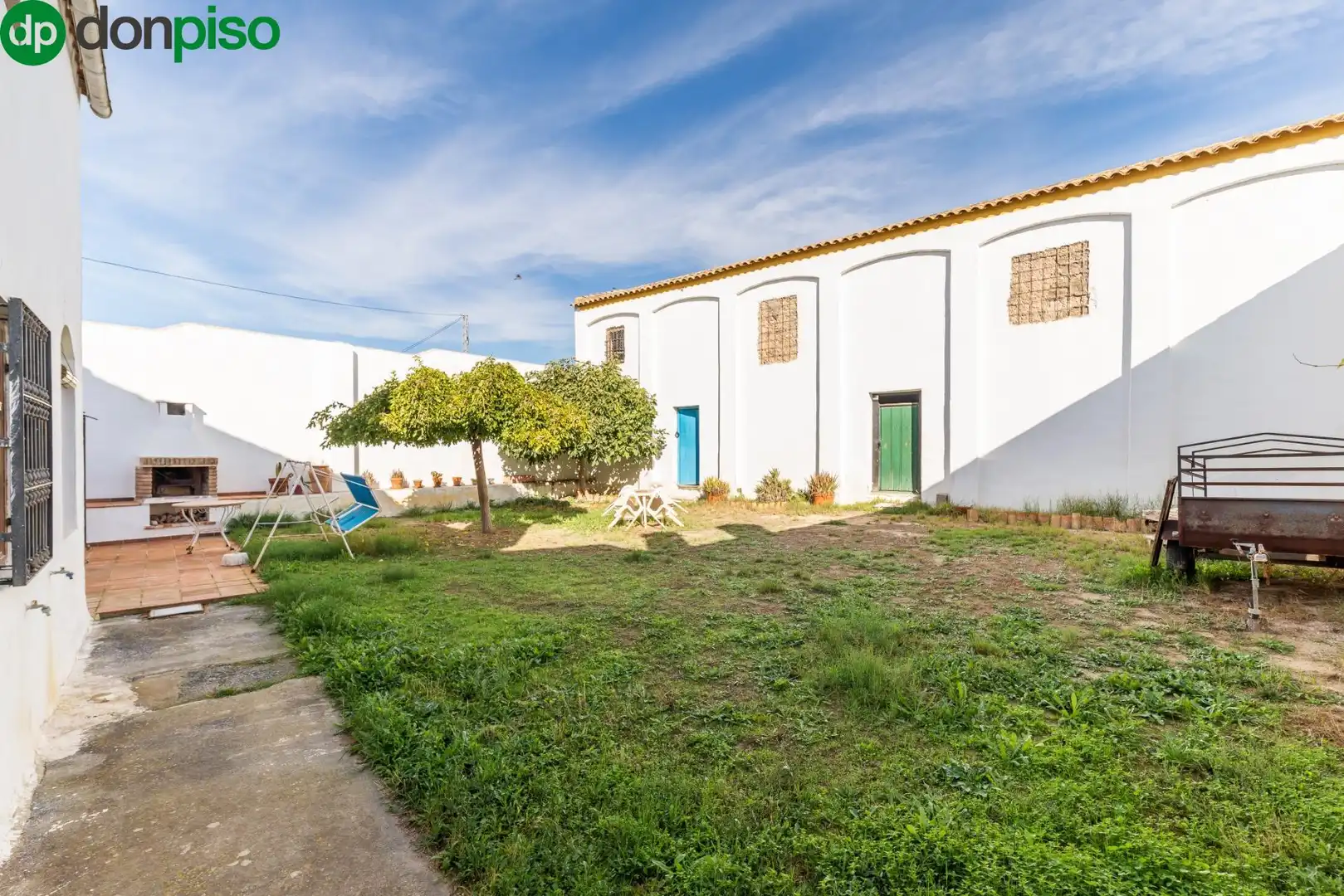 Vista exterior de Finca rústica en venda en Pinos Puente amb Jardí privat, Terrassa i Traster