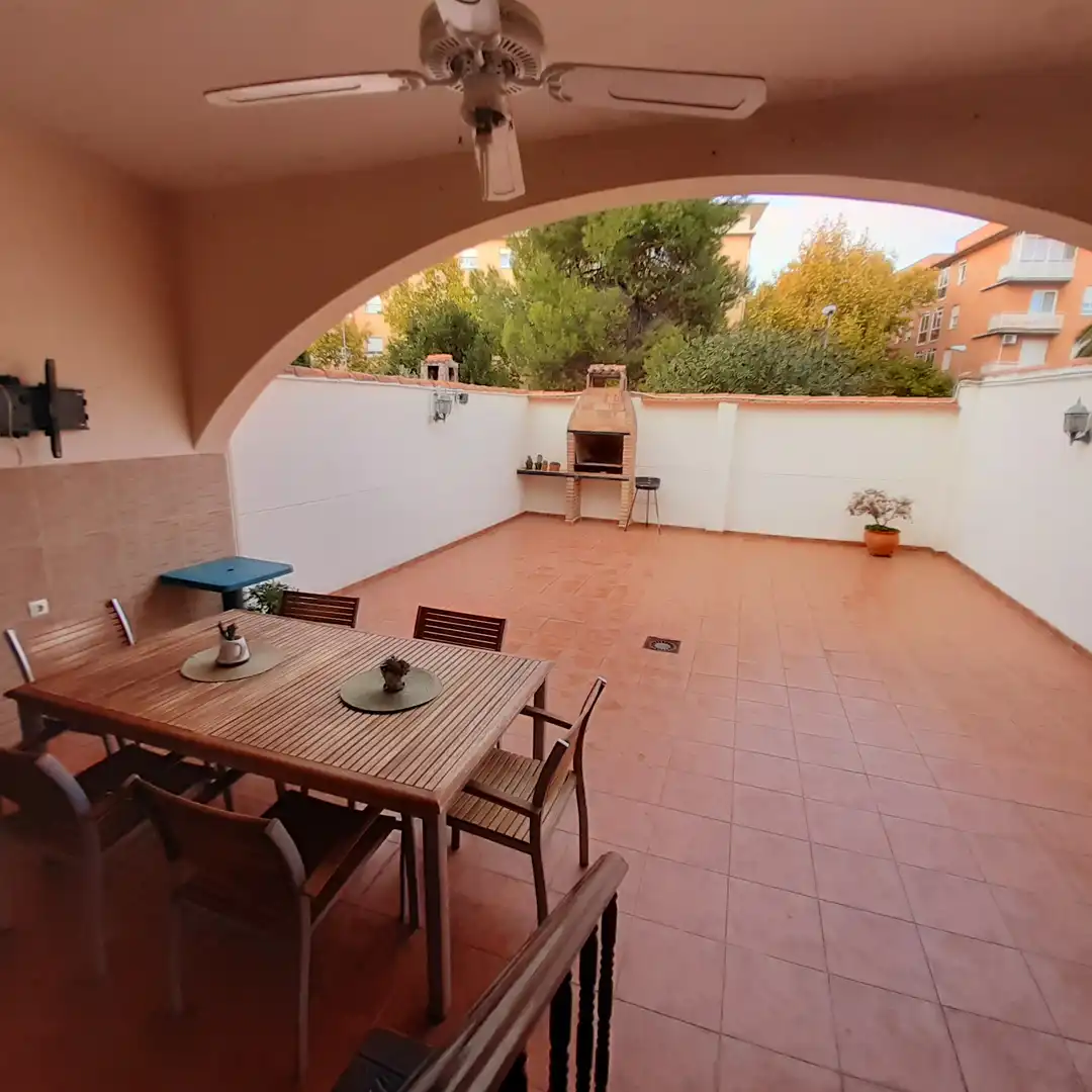Terraza de Casa adosada en venta en Ciudad Real con Aire acondicionado, Calefacción y Jardín privado