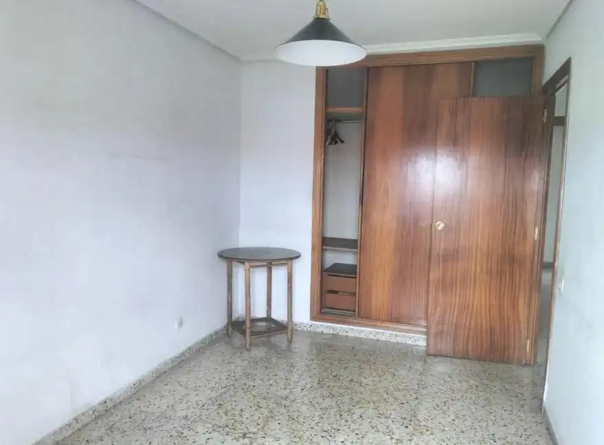 Habitación de Piso en venta en Valladolid con Calefacción y Terraza