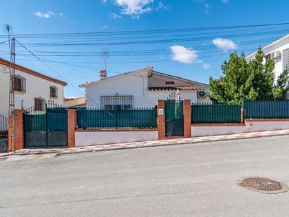 Vista exterior de Casa o xalet en venda en Illora amb Aire condicionat, Calefacció i Jardí privat