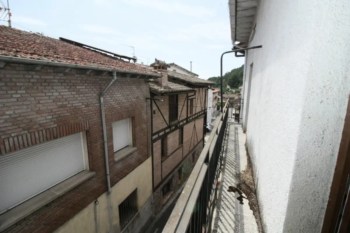 Vista exterior de Casa o xalet en venda en El Hornillo  amb Balcó