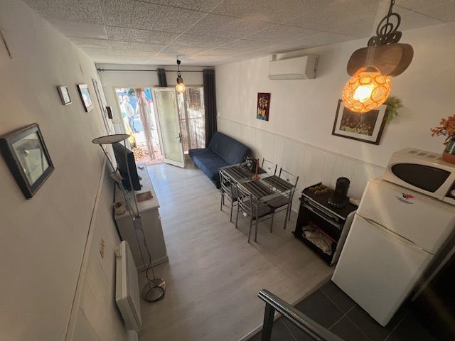 Living room of Single-family semi-detached for sale in Empuriabrava  with Air Conditioner, Heating and Terrace