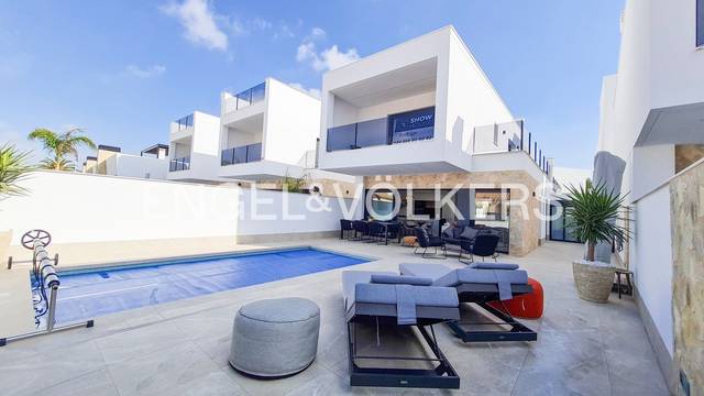 Casa-chalet en Venta en San Pedro del Pinatar ciudad