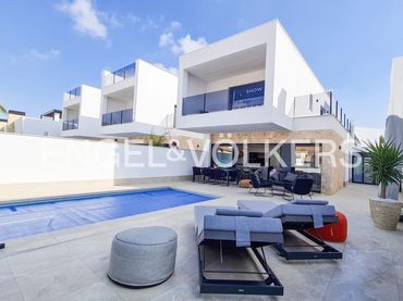 Casa con piscina en venta en San Pedro del Pinatar
