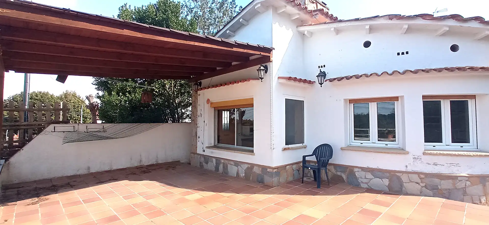 Vista exterior de Casa o xalet en venda en Cerdanyola del Vallès amb Calefacció i Terrassa