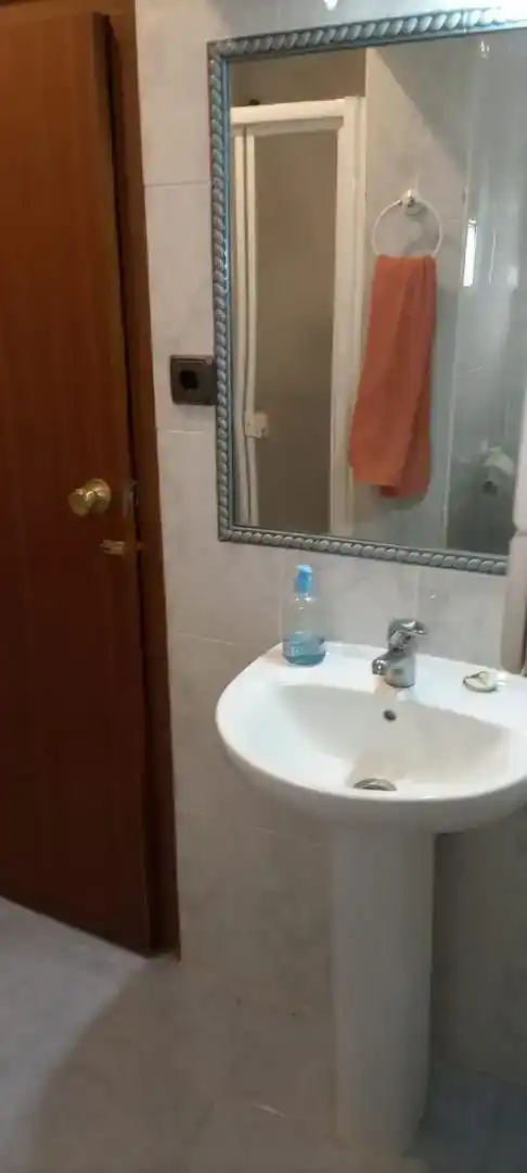 Baño de Piso para compartir en Dos Hermanas con Aire acondicionado, Amueblado y Horno