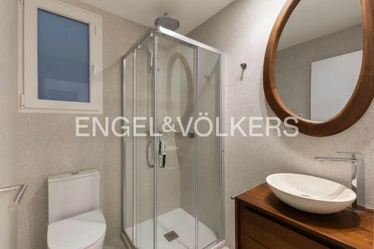 Baño de Piso en venta en Valencia con Aire acondicionado, Calefacción y Jardín privado