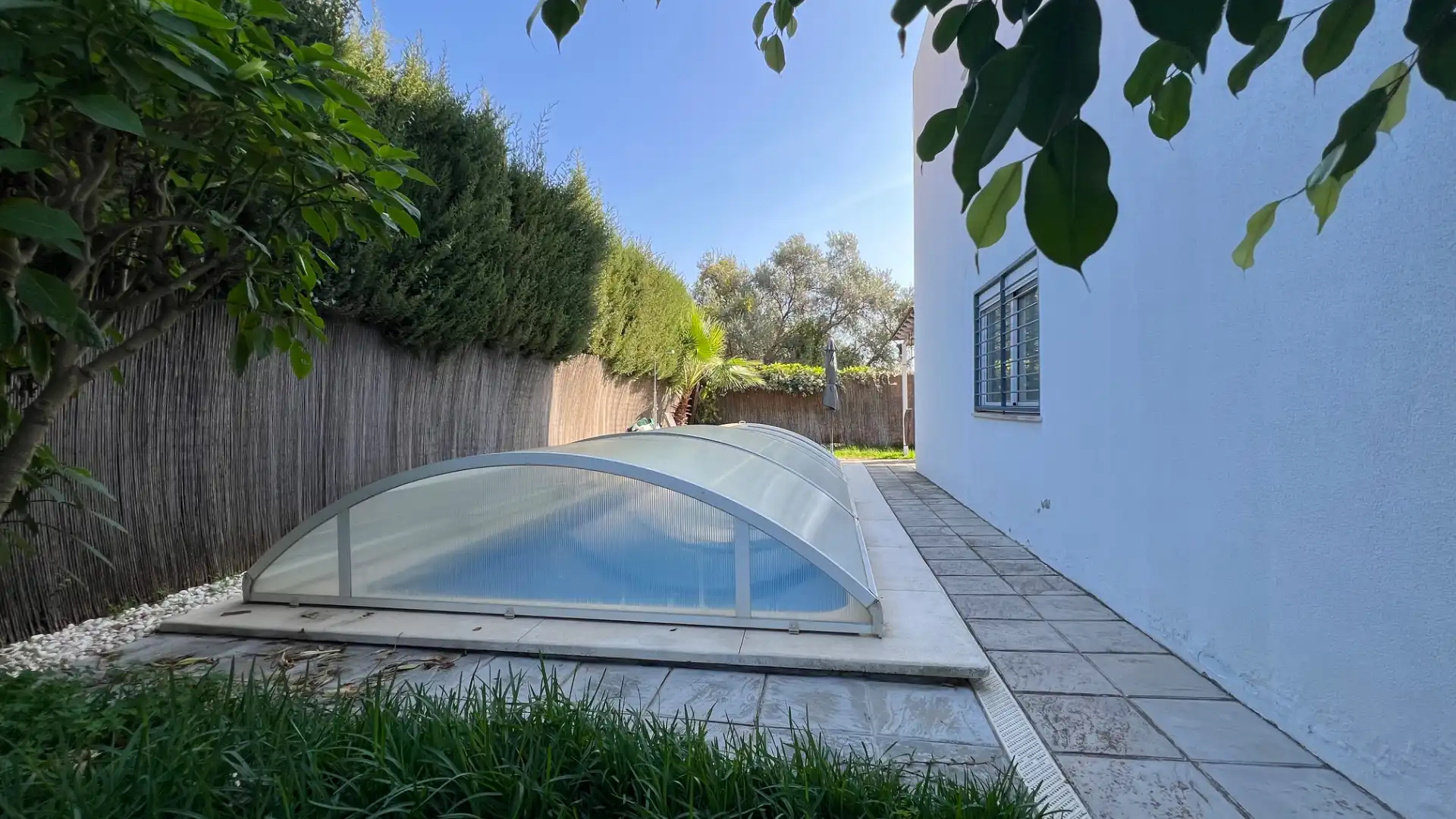 Piscina de Casa o xalet en venda en Espartinas amb Aire condicionat, Calefacció i Jardí privat