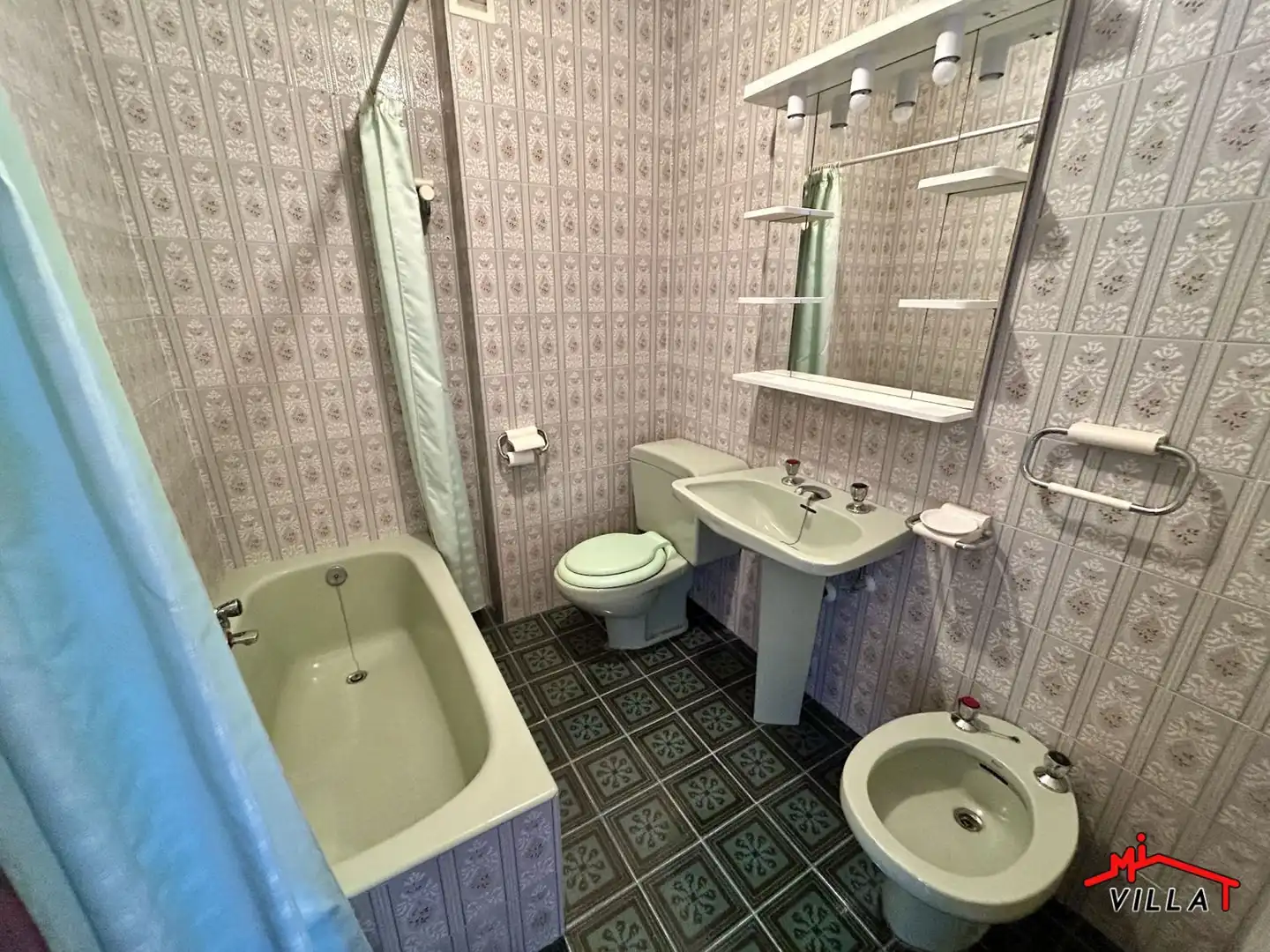 Bathroom of Flat for sale in Laredo  with Terrace