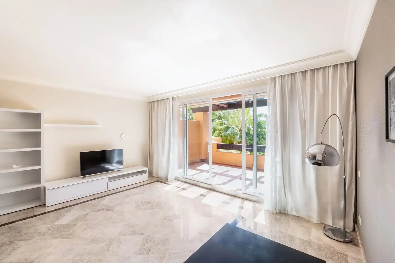 Living room of Attic for sale in Marbella  with Terrace, Storage room and Furnished