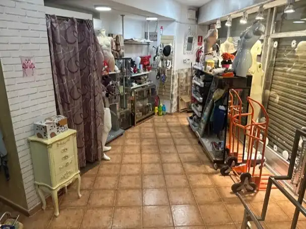 Local en venta en Sabadell con Aire acondicionado, Calefacción y Amueblado
