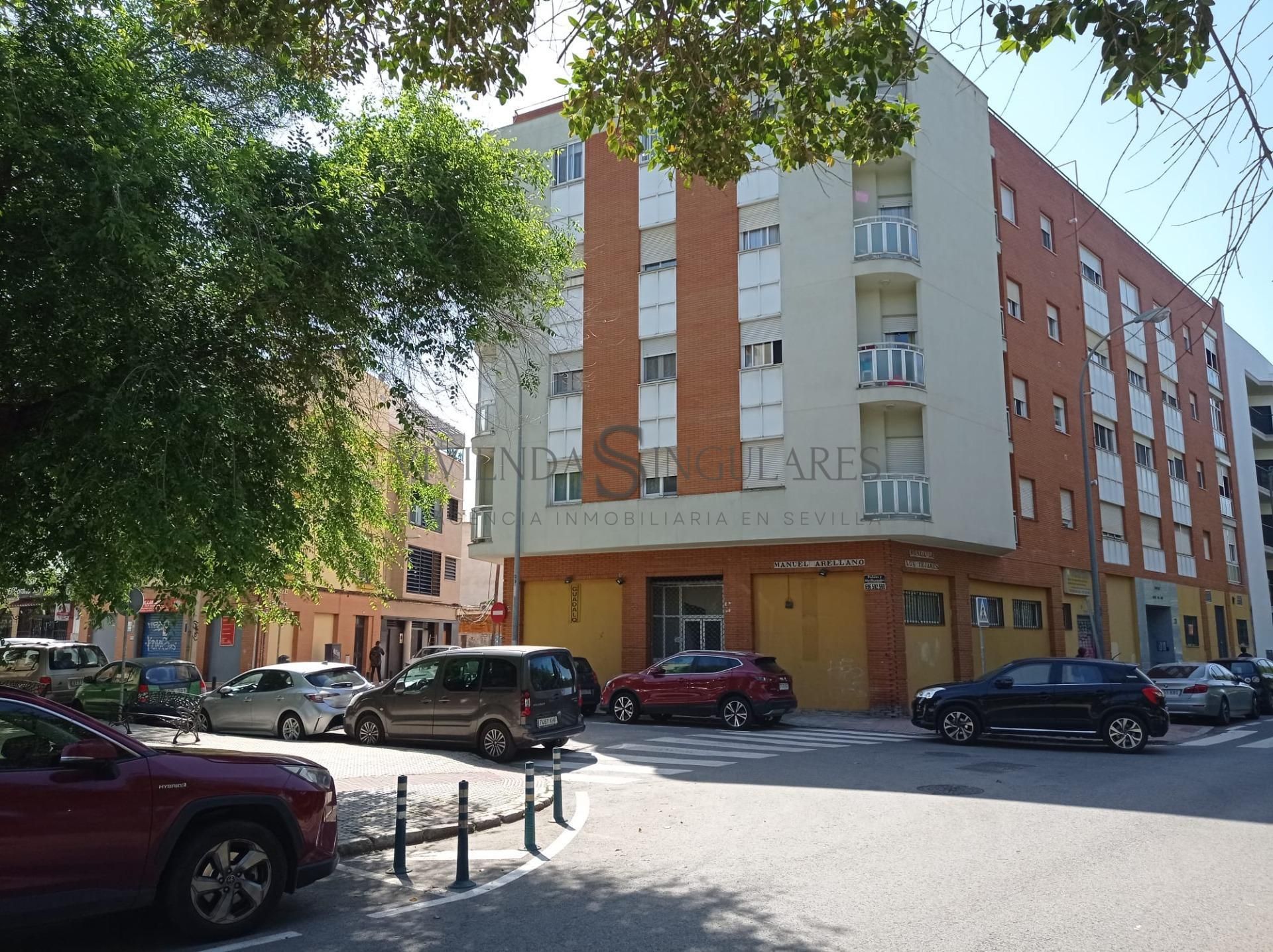 Vista exterior de Pis en venda en  Sevilla Capital amb Aire condicionat, Calefacció i Terrassa