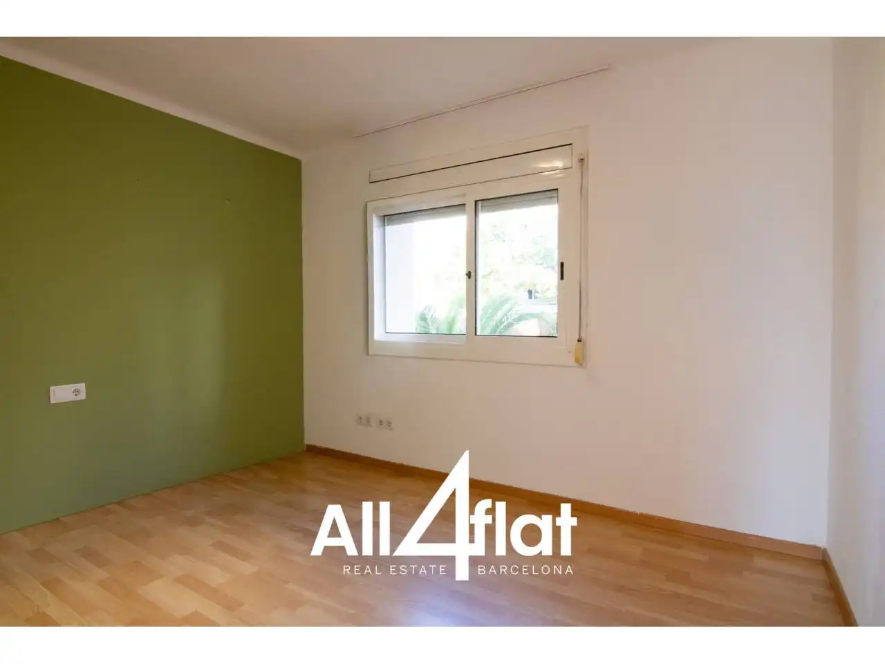 Bedroom of Flat for rent in Esplugues de Llobregat  with Air Conditioner, Heating and Parquet flooring