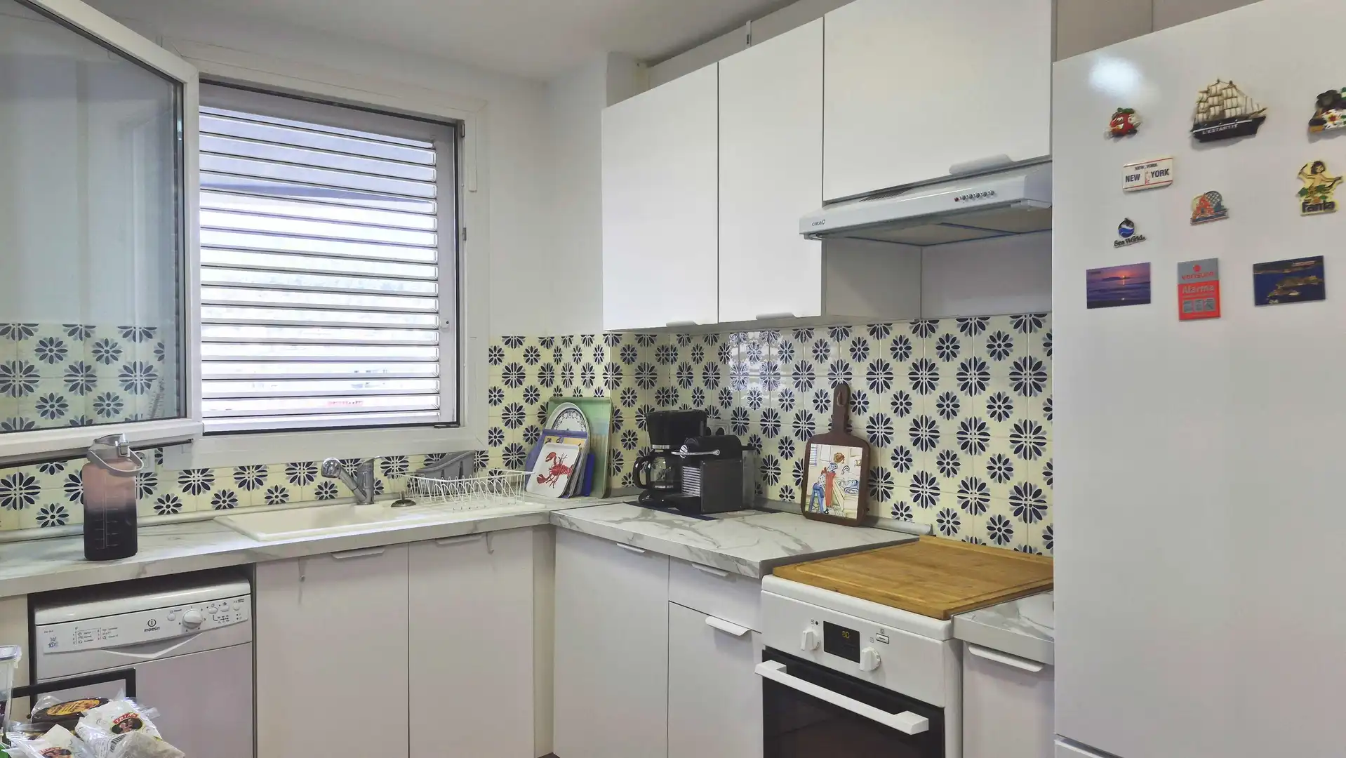 Cocina de Piso en venta en L'Estartit con Terraza y Piscina comunitaria