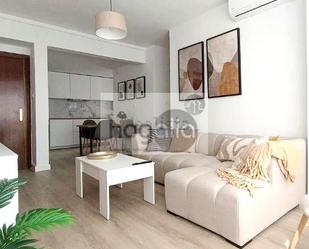 Living room of Flat to rent in  Sevilla Capital  with Air Conditioner, Terrace and Furnished