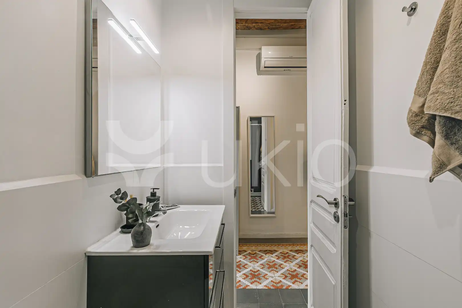 Badezimmer von Wohnungen zur Miete in Barcelona mit Klimaanlage, Heizung und Möbliert