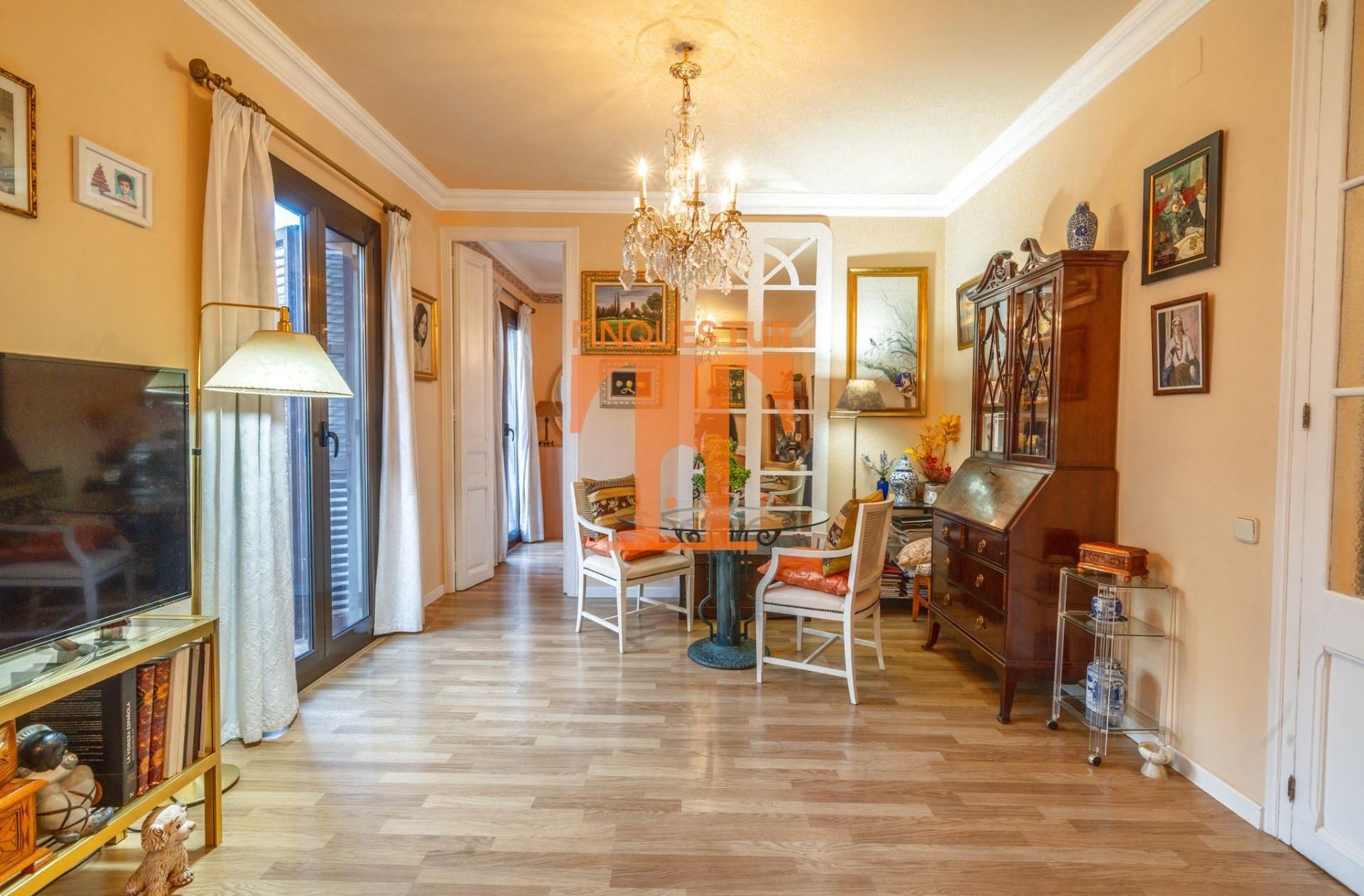Flat for sale in Sant Antoni, Eixample