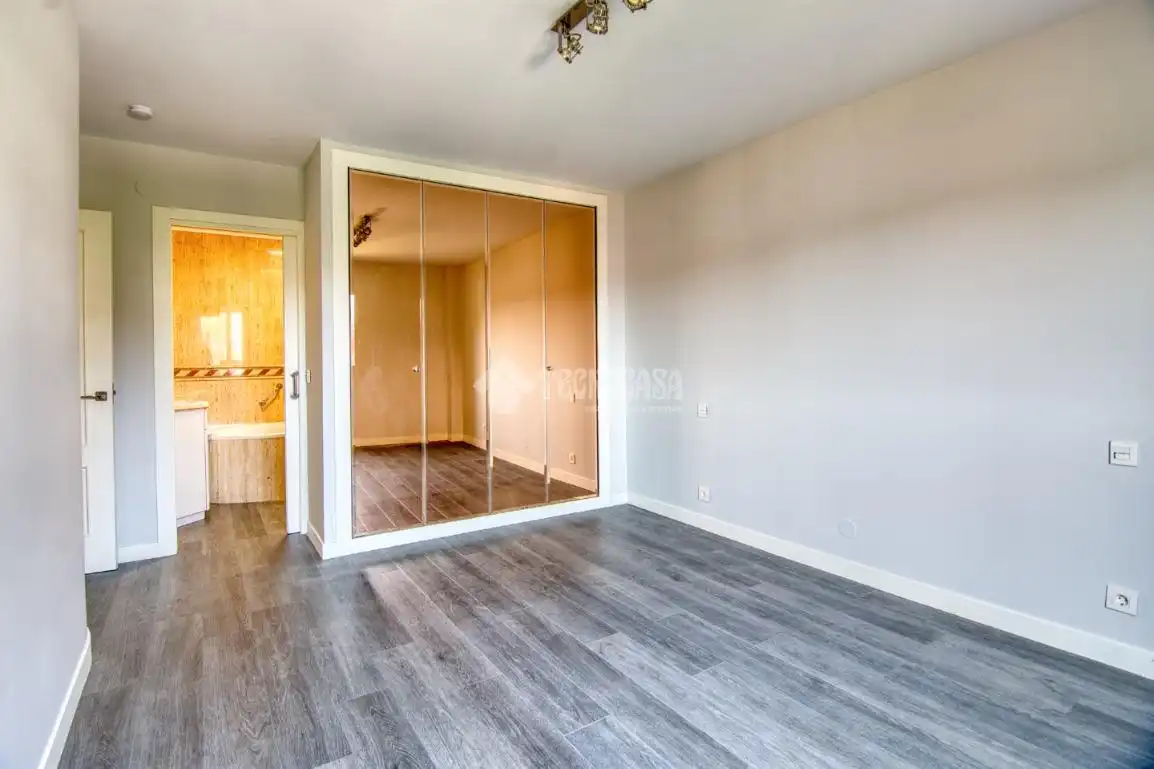 Bedroom of Flat for sale in Santander  with Heating and Balcony