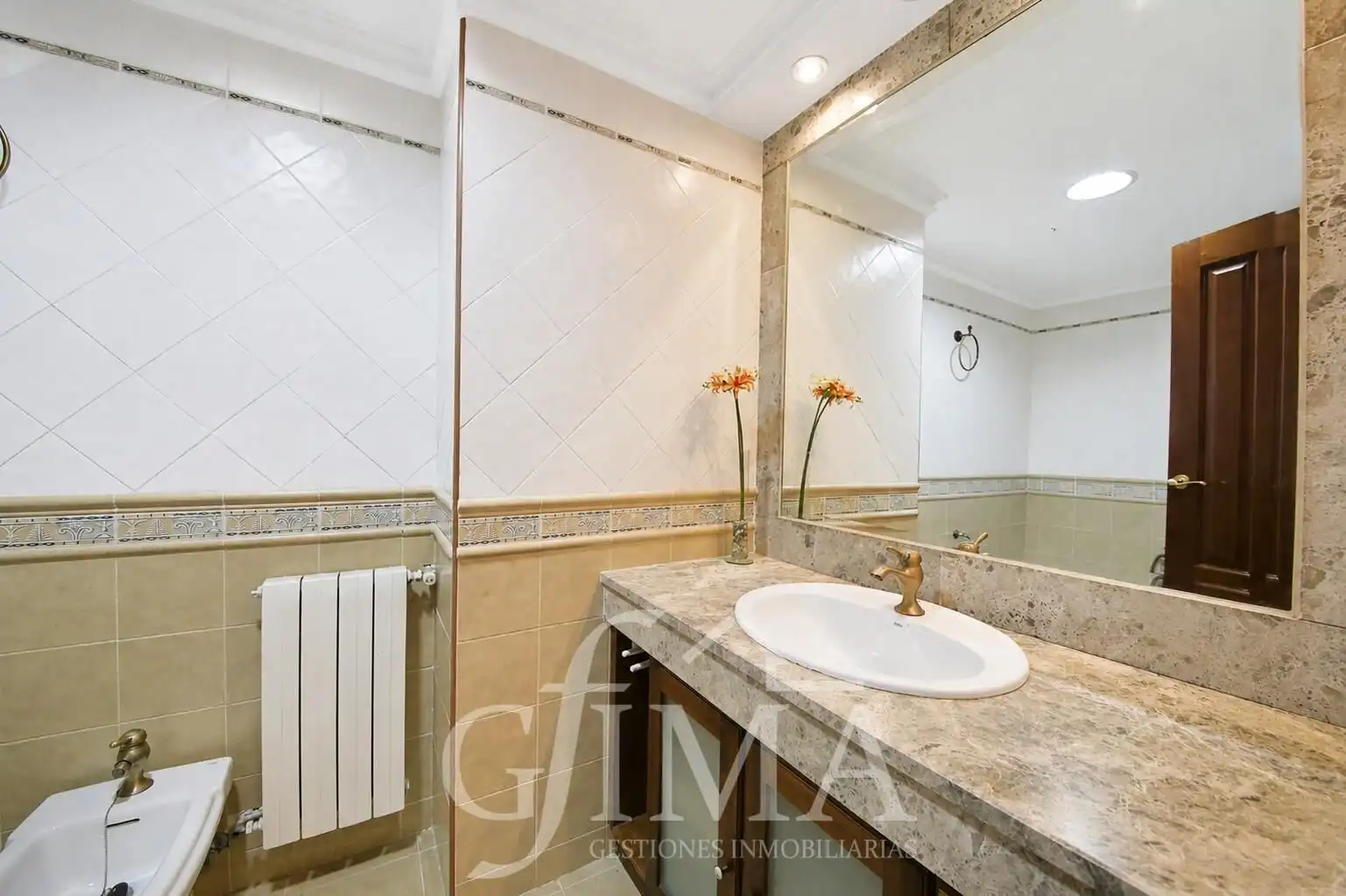 Baño de Piso en venta en Tomelloso con Calefacción