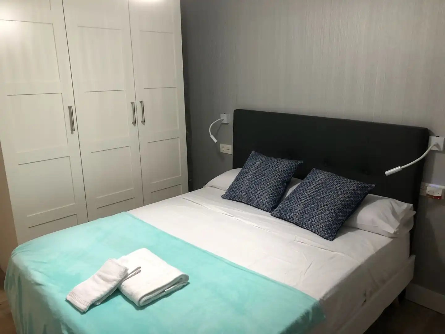 Habitación de Piso de alquiler en Granada con Aire acondicionado, Calefacción y Amueblado