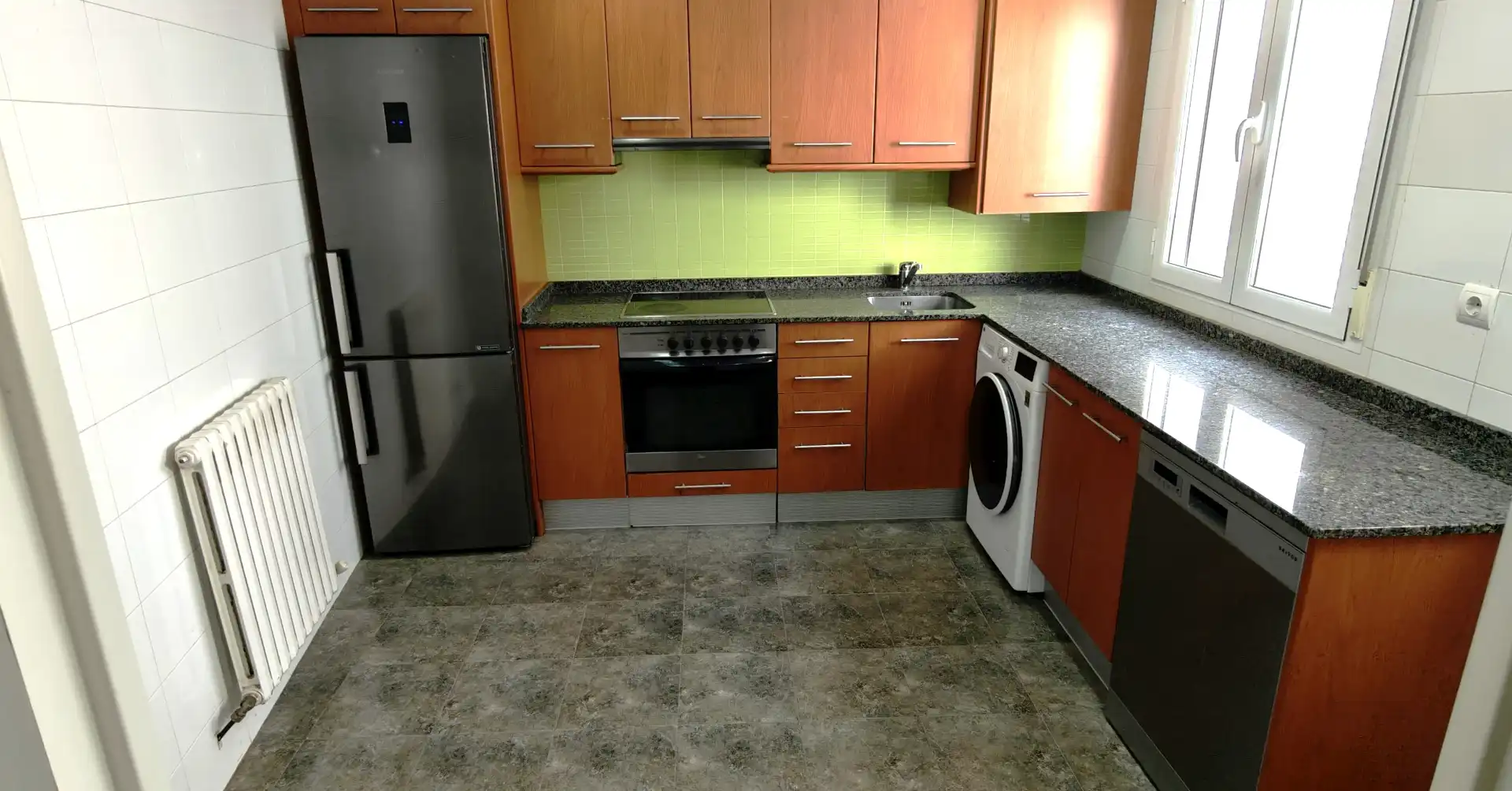 Cocina de Piso en venta en Zaragoza con Calefacción, Parquet y Terraza