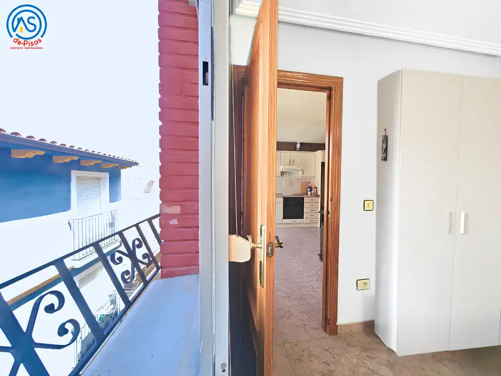 Piso de alquiler en Zaragoza con Calefacción, Amueblado y Horno