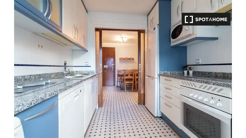 Cocina de Piso de alquiler en Madrid con Aire acondicionado, Calefacción y Amueblado