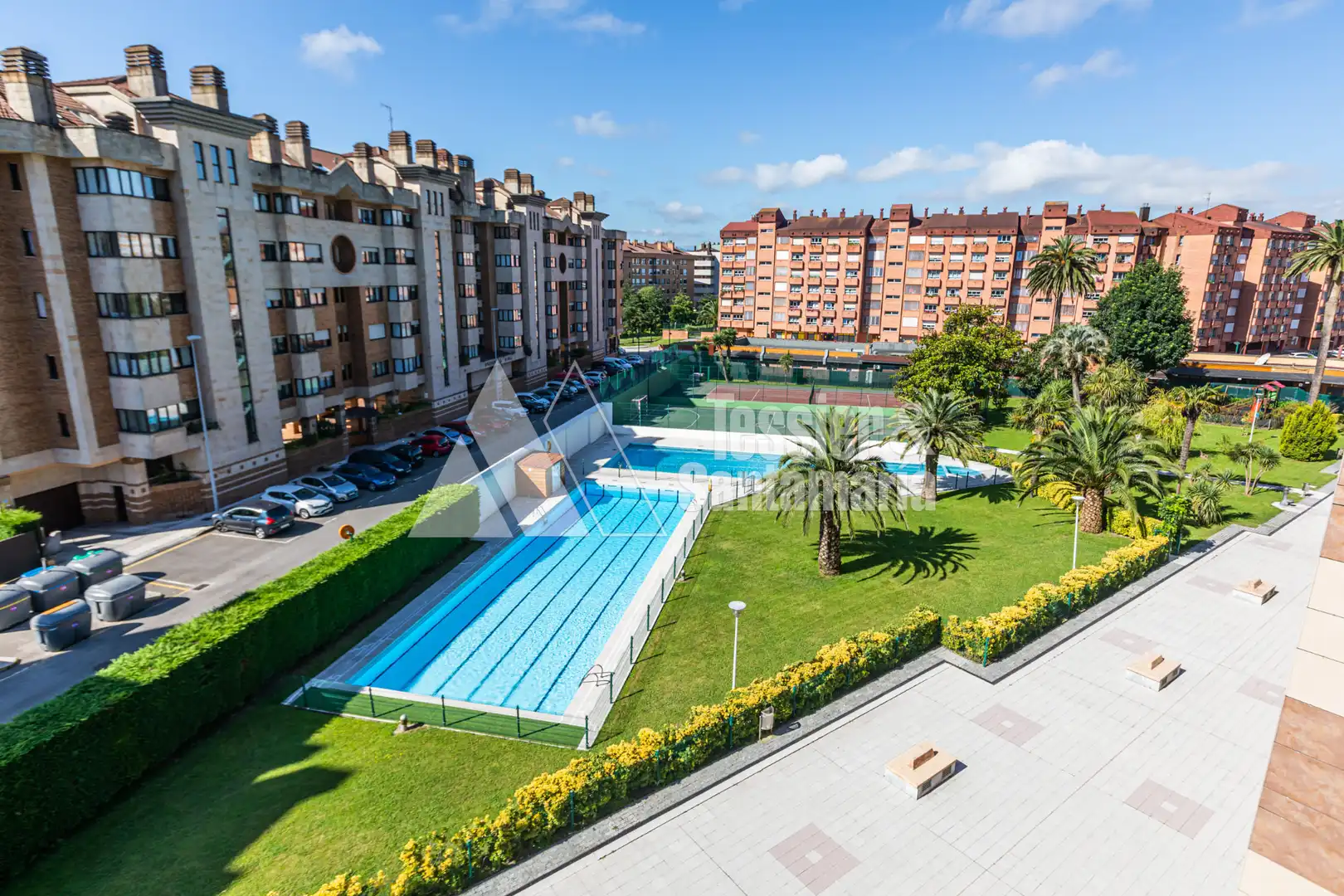 Piscina de Pis de lloguer en Gijón  amb Calefacció, Parquet i Forn