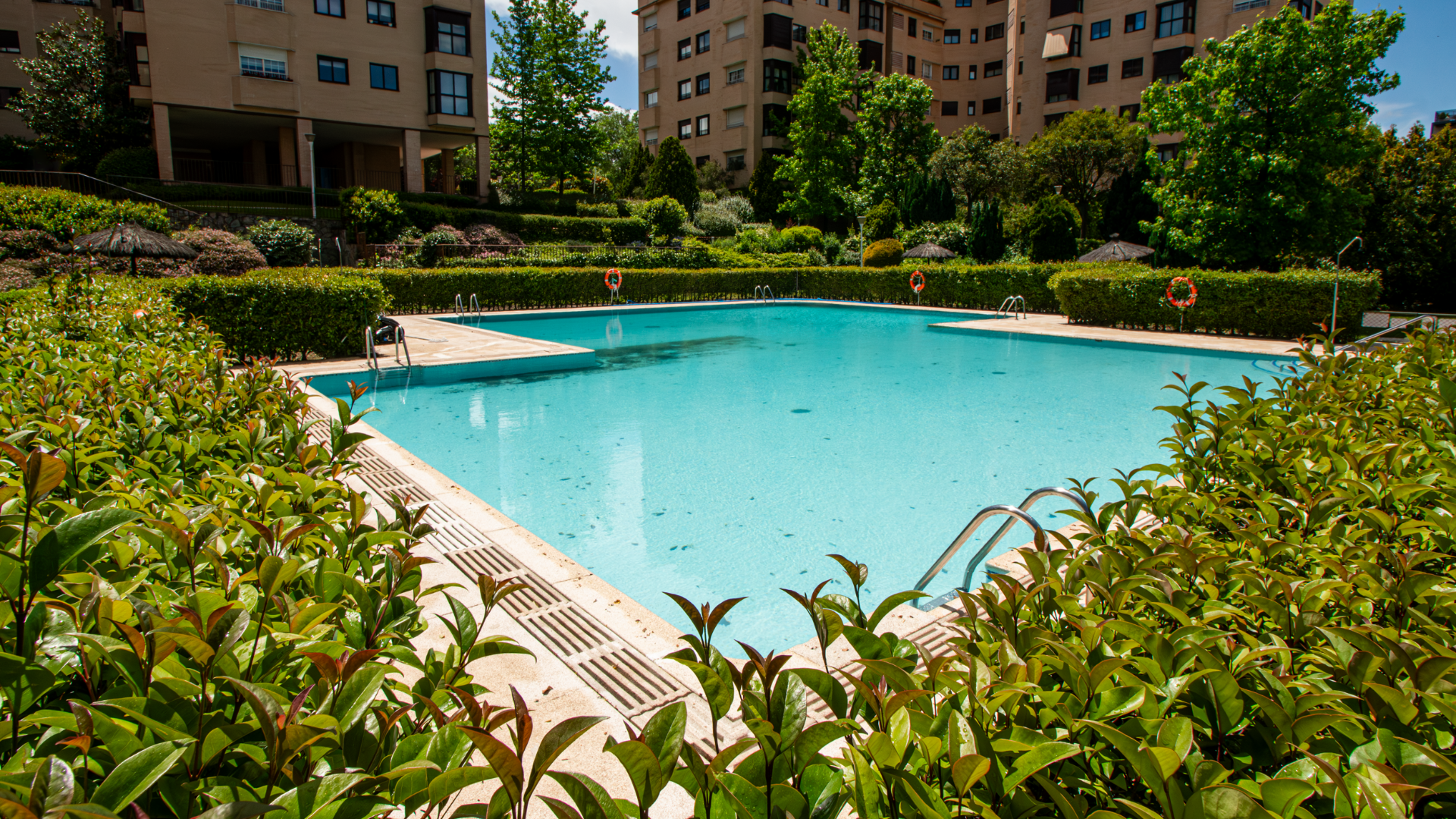 Swimming pool of Flat for sale in  Madrid Capital  with Air Conditioner, Terrace and Storage room