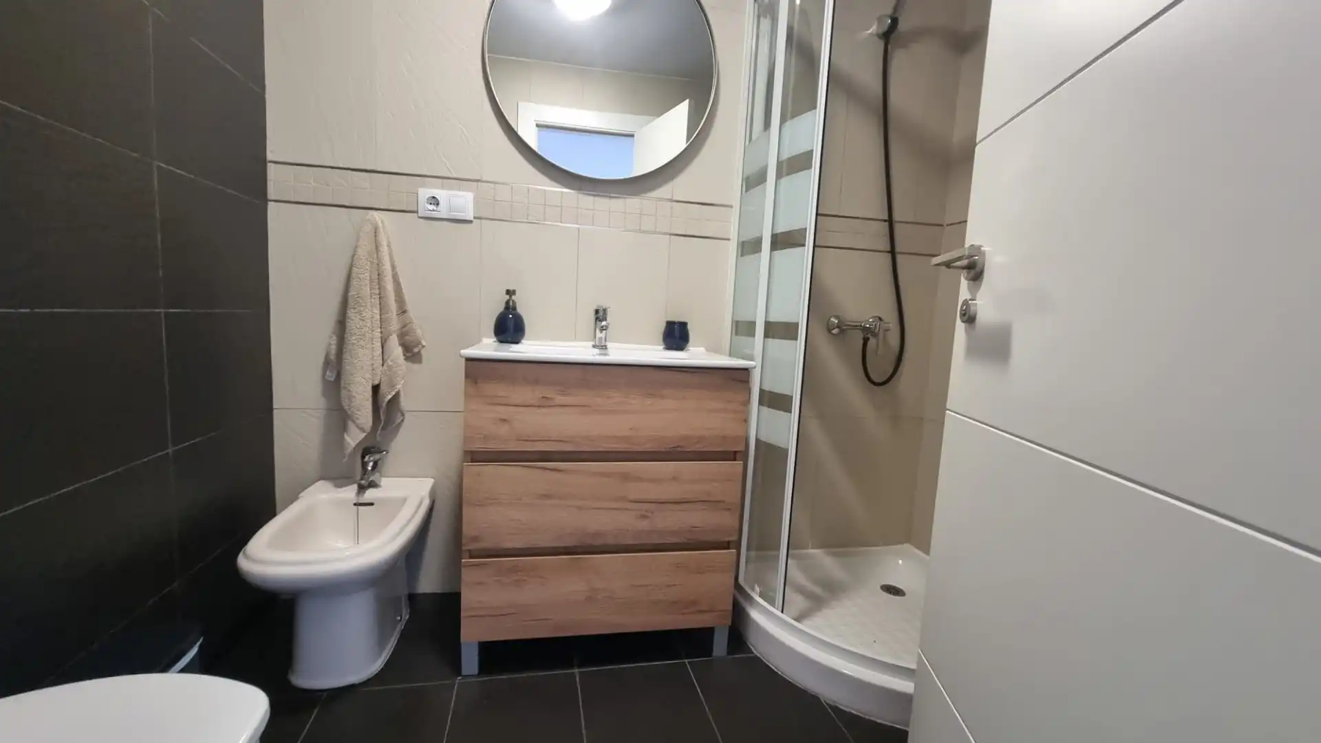 Bathroom of Apartments for rent in Roquetas de Mar  with Air Conditioner, Terrace and Furnished