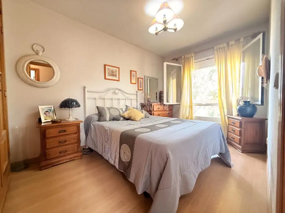 Casa aparellada en venda a Alovera, imagen 25
