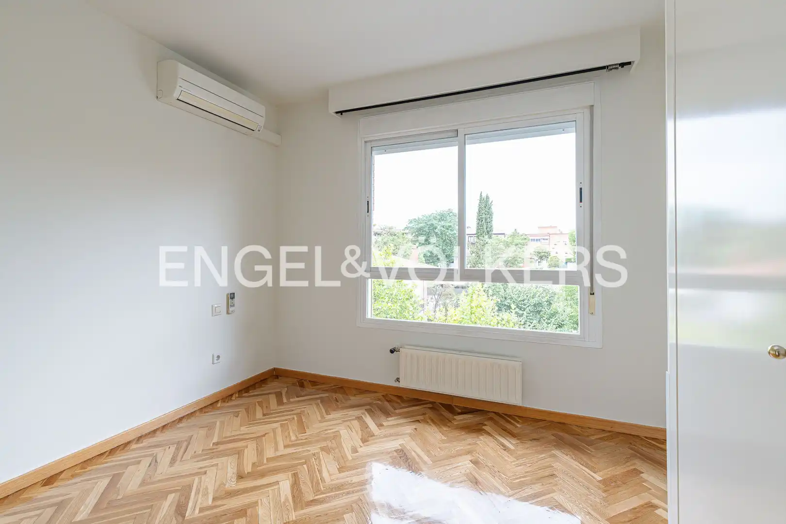 Habitación de Piso de alquiler en Pozuelo de Alarcón con Aire acondicionado, Calefacción y Parquet