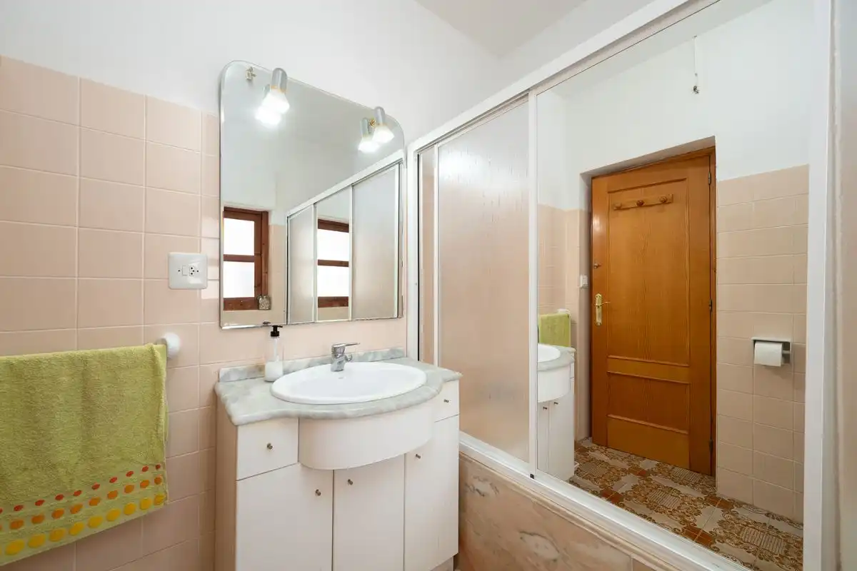 Bathroom of Houses for sale in Dénia  with Heating and Furnished
