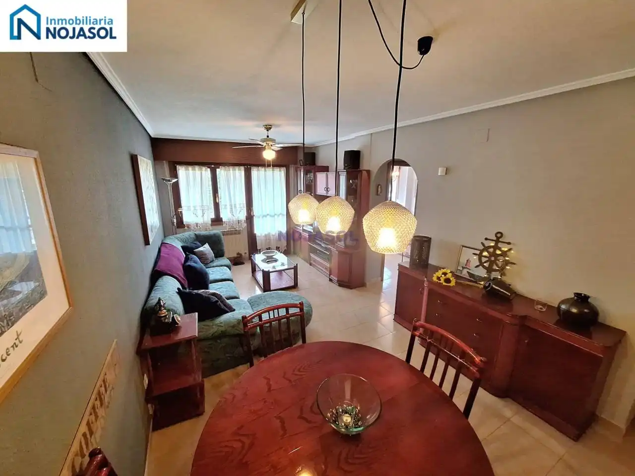 Sala d'estar de Dúplex de lloguer en Noja amb Calefacció, Terrassa i Moblat