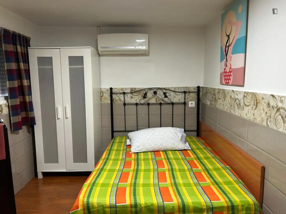 Schlafzimmer von Wohnung zur Miete in L'Hospitalet de Llobregat mit Klimaanlage, Heizung und Möbliert