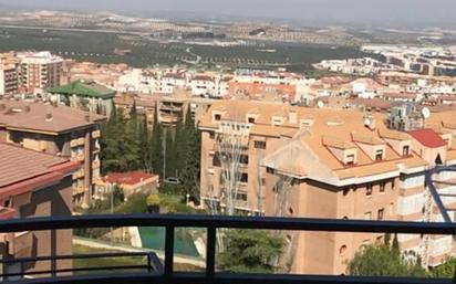 Vista exterior de Pis en venda en  Jaén Capital amb Aire condicionat, Terrassa i Balcó